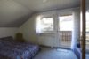 Doppelhaus mit 4 Etagen und großem Garten in Faurndau - sofort frei! - Schlafzimmer Dachgeschoss
